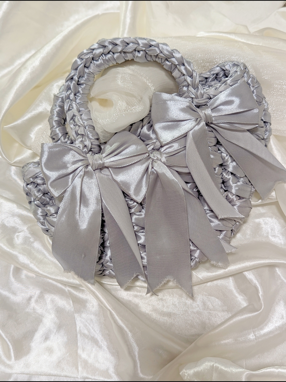 Silver Bow Accent Woven Handbag - Picture 4 of 5